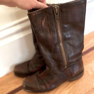 Frye Heath outside zip boots